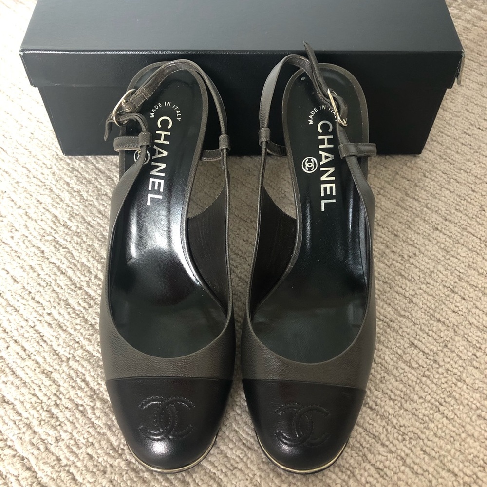 ✨Flash Sale✨Chanel CC Leather Slingback Heel